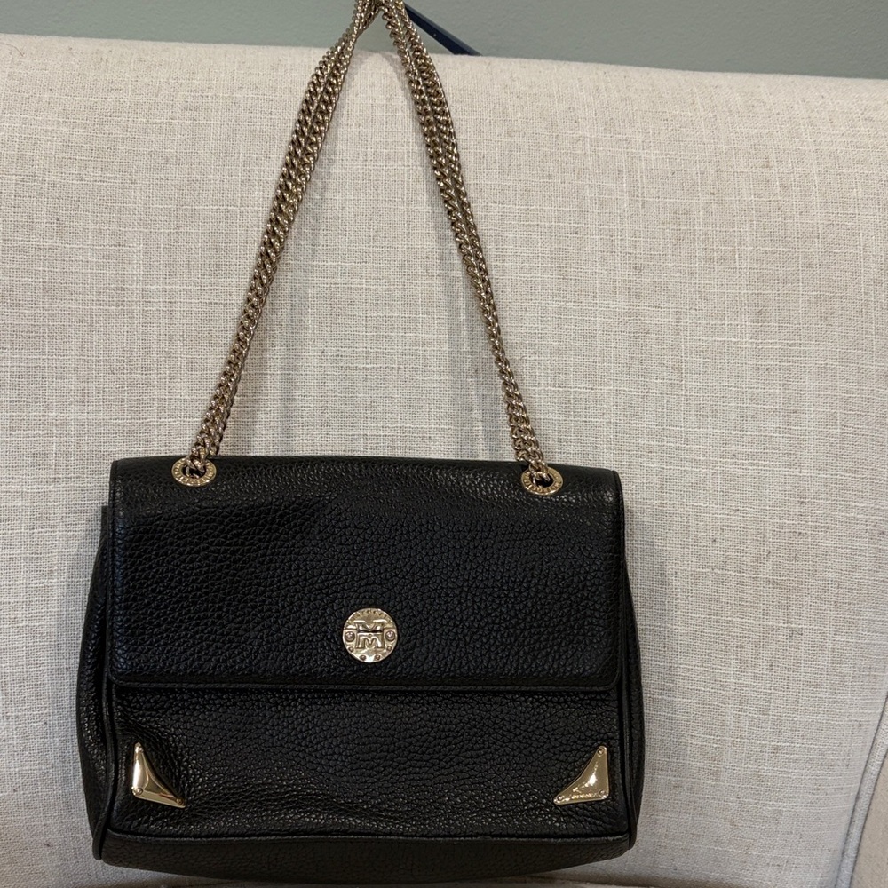 Chic Black Leather Shoulder Bag with Gold Chain